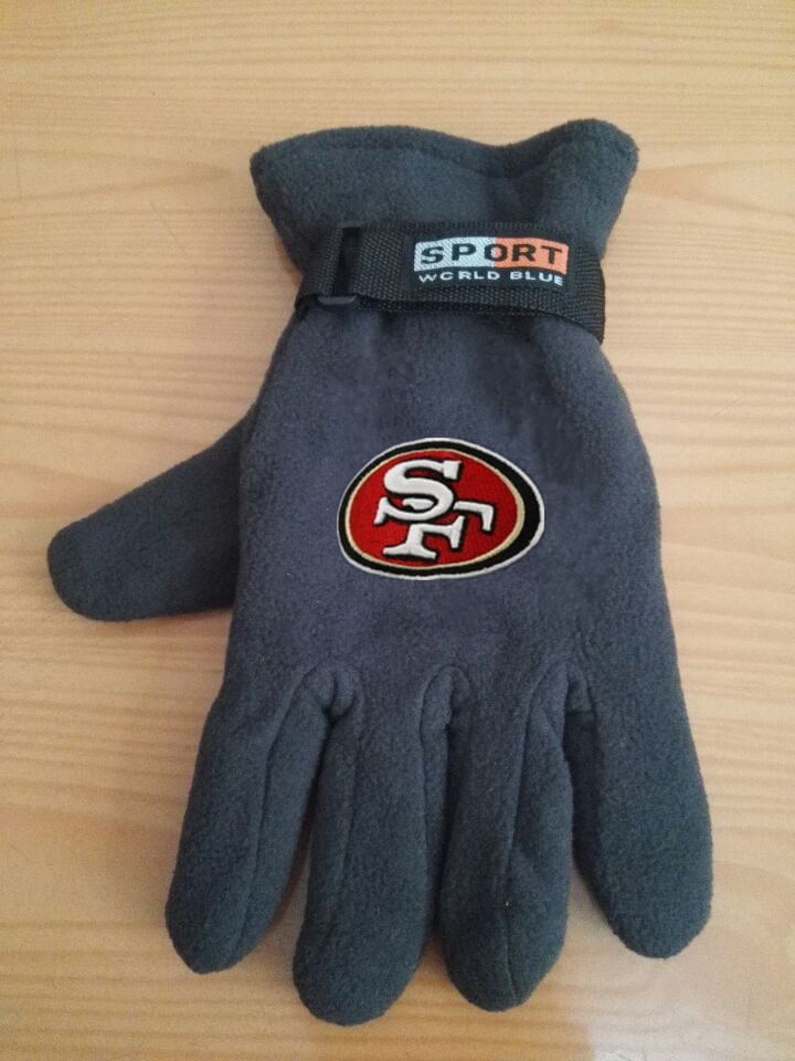 49ers Winter Velvet Warm Sports Gloves3