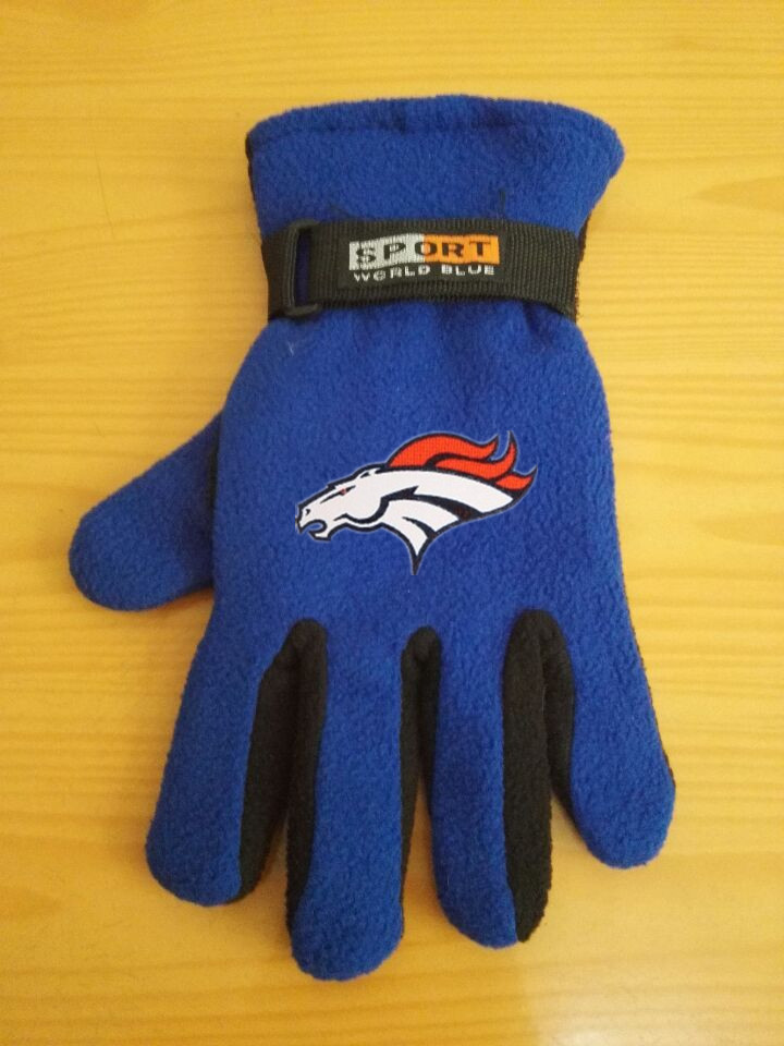 Broncos Winter Velvet Warm Sports Gloves2