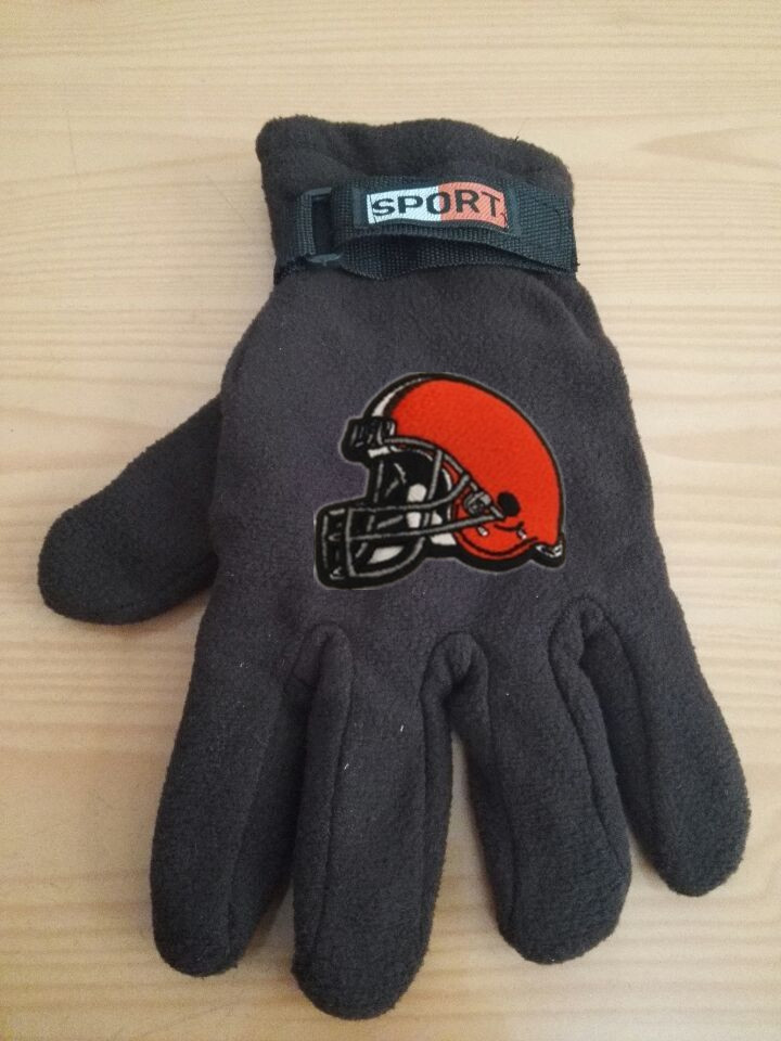 Browns Winter Velvet Warm Sports Gloves2