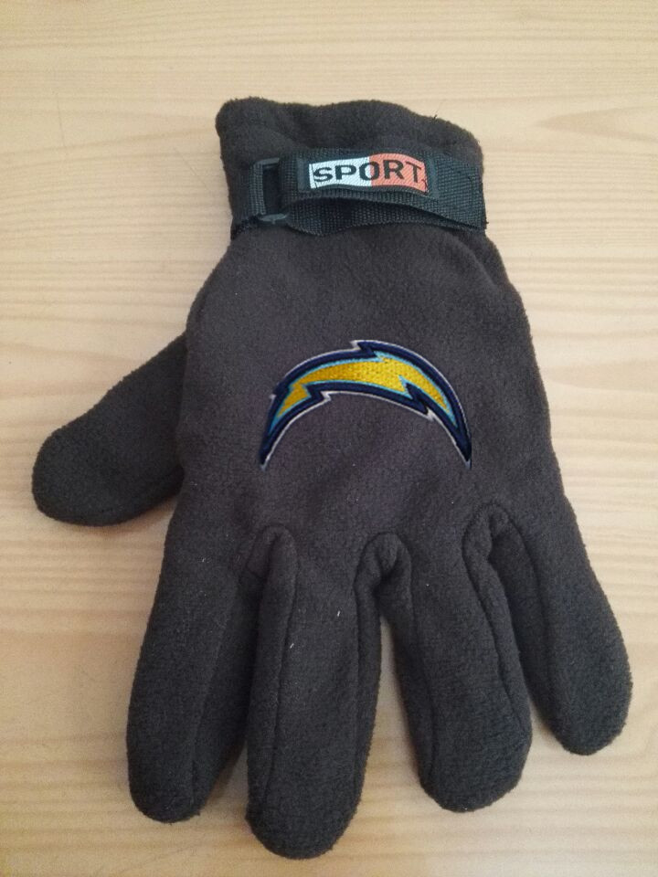 Chargers Winter Velvet Warm Sports Gloves8