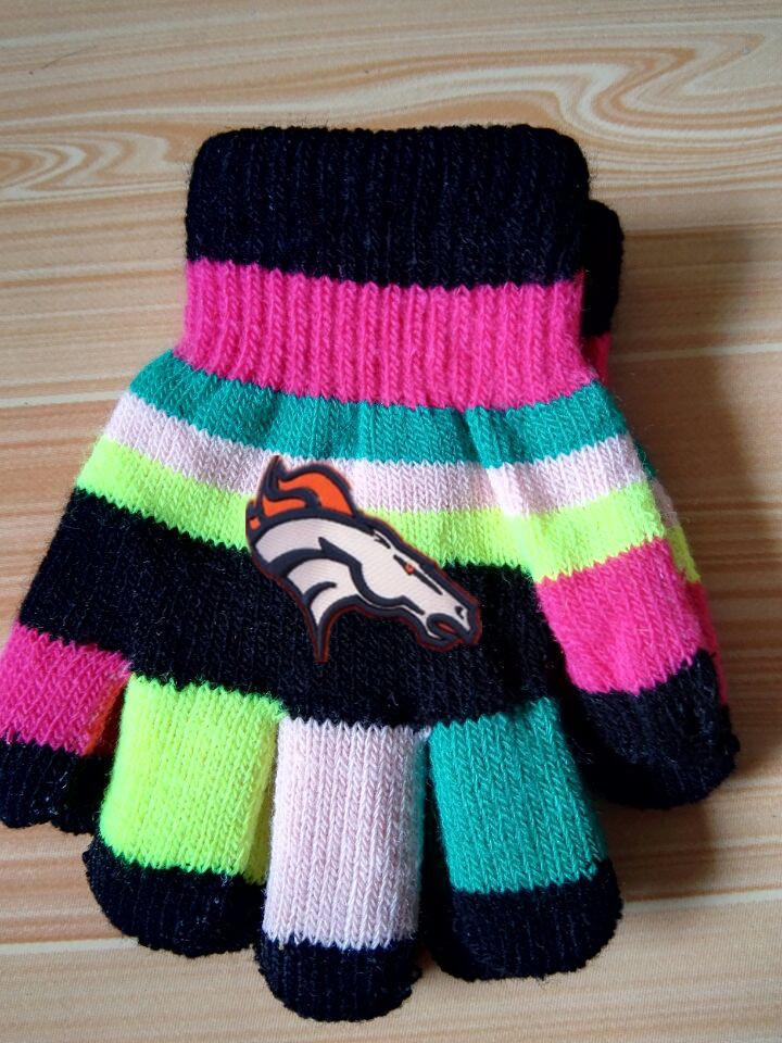 Broncos Kids Knit Gloves3