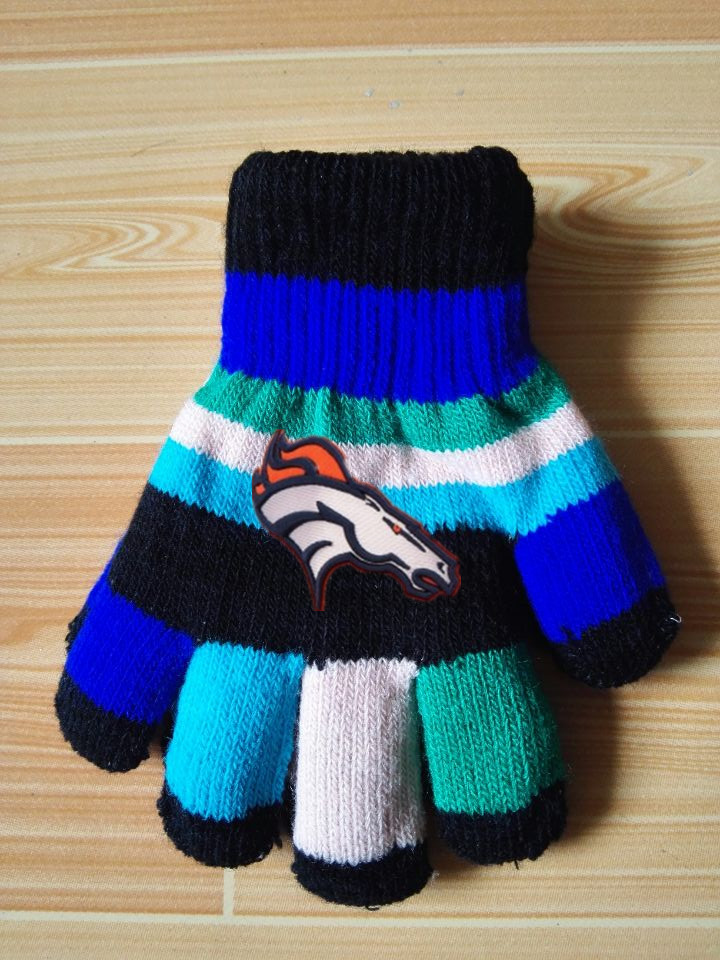 Broncos Kids Knit Gloves4