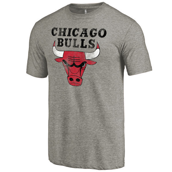 Chicago Bulls Distressed Team Logo Gray Men's T-Shirt - Click Image to Close