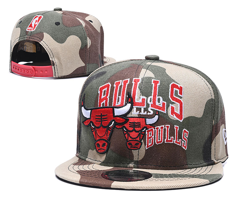 Bulls Team Logo Camo Adjustable Hat LH