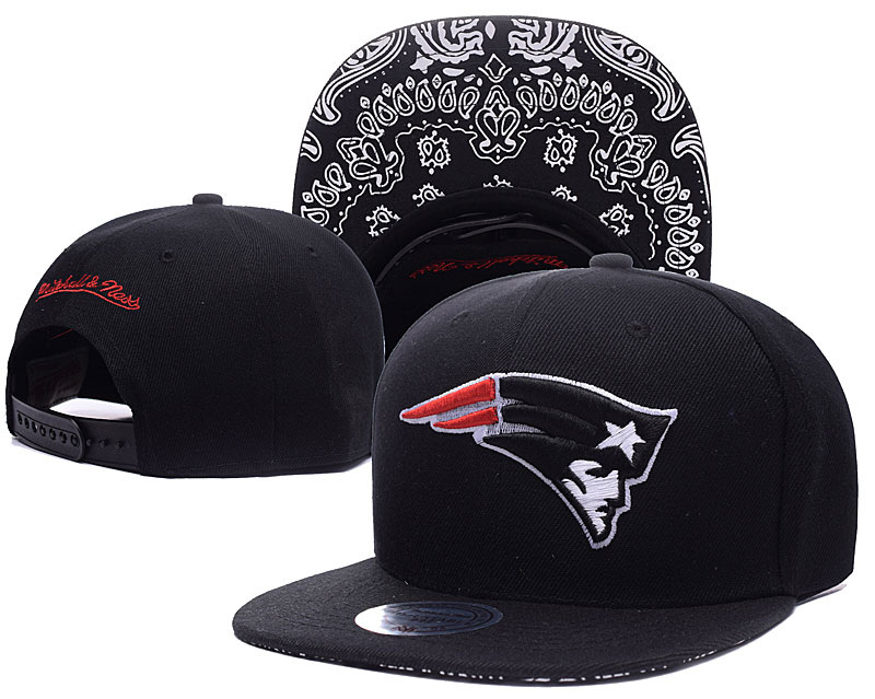 Patriots Team Big Logo black Mitchell & Ness Adjustable Hat LH