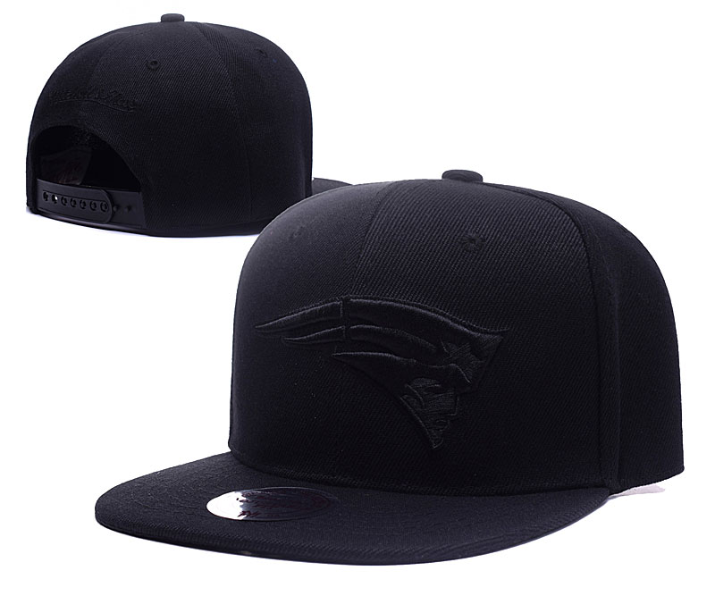 Patriots Team Logo Black Mitchell & Ness Adjustable Hat LH