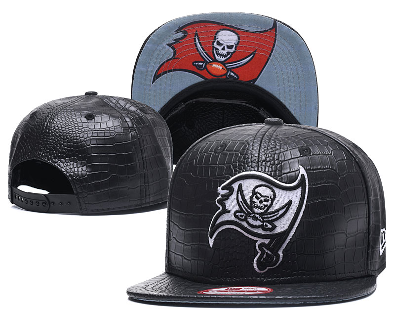 Buccaneers Team Logo Black Adjustable Hat GS