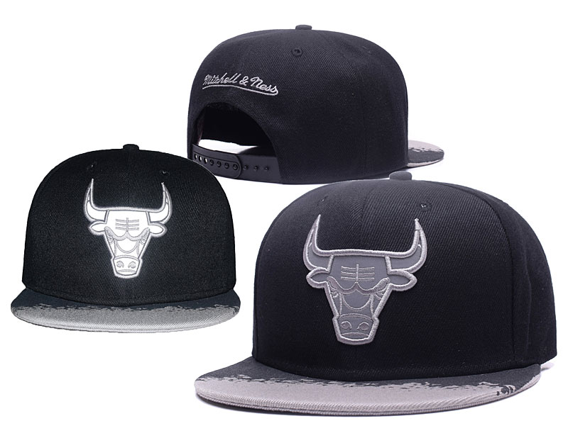 Bulls Team Logo Black Silver Mitchell & Ness Adjustable Hat GS