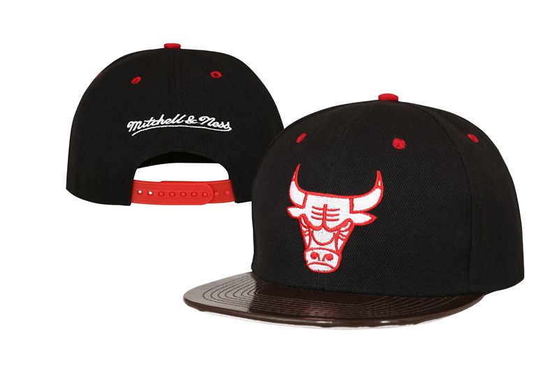 Bulls Team Logo Black Mitchell & Ness Adjustable Hat LT