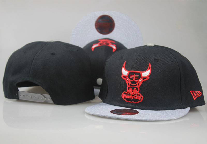 Bulls Team Logo Black White Adjustable Hat LT