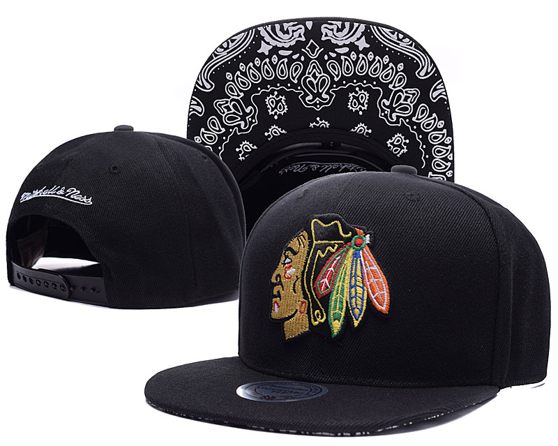 Blackhawks Team Logo Black Retro Pattern Mitchell & Ness Adjustable Hat LH