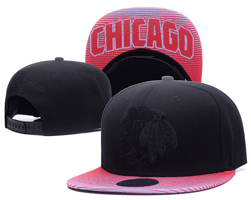 Blackhawks Team Logo Black Pink Mitchell & Ness Adjustable Hat G
