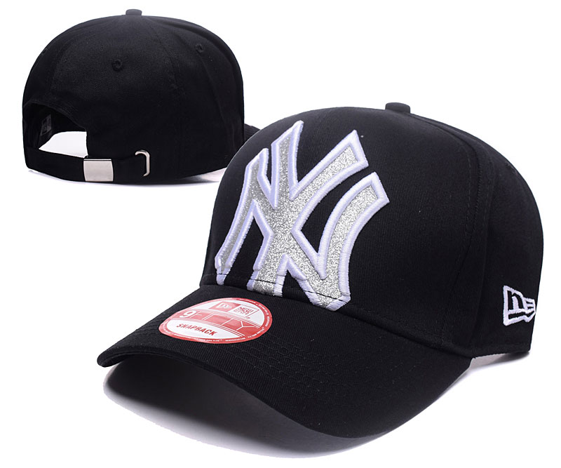 Yankees Fresh Logo Black Shine Adjustable Hat GS