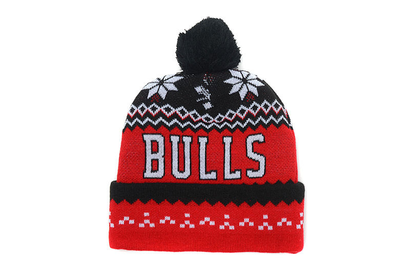 Bulls Team Logo Red Pom Knit Hat LX
