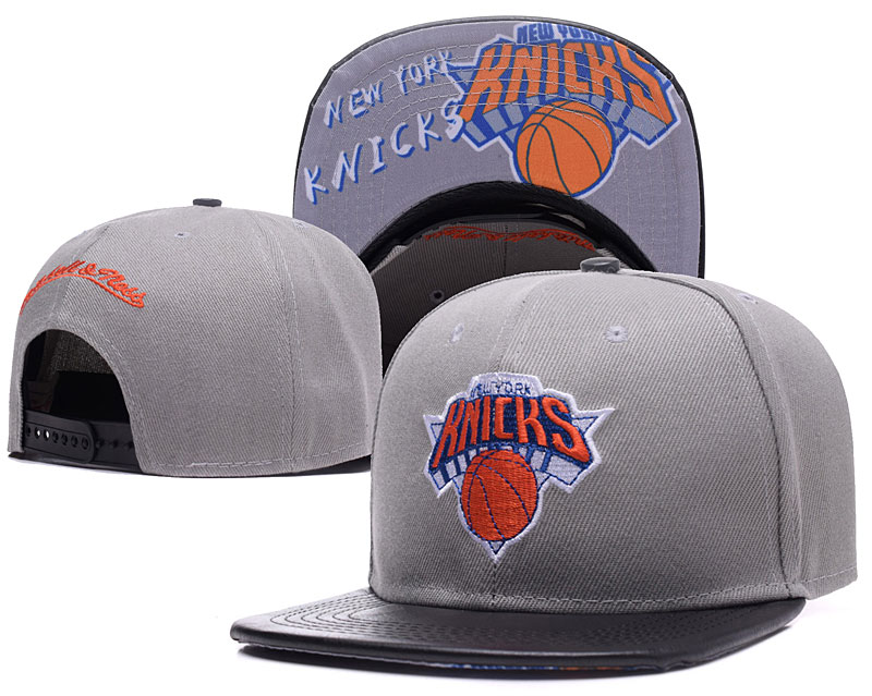 Knicks Team Logo Gray Mitchell & Ness Adjustable Hat TX