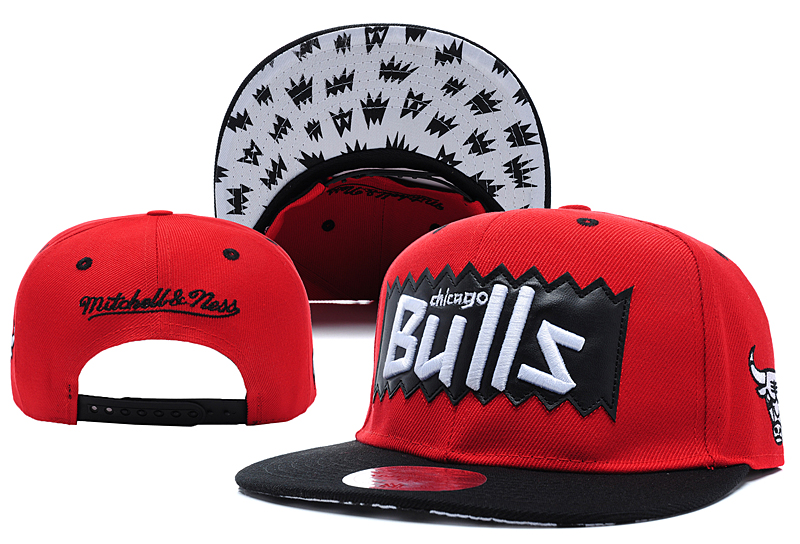 Bulls Team Logo Red Mitchell & Ness Adjustable Hat LX