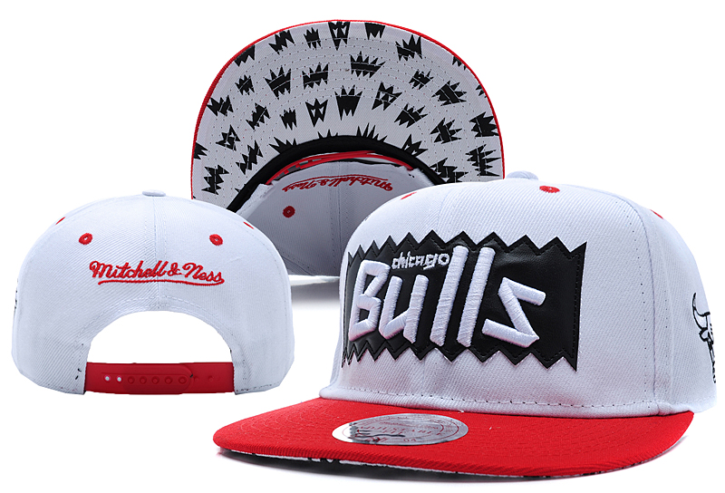 Bulls Team Logo White Red Mitchell & Ness Adjustable Hat LX