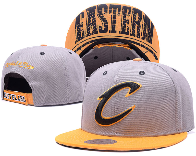 Cavaliers Team Logo Gray Yellow Mitchell & Ness Adjustable Hat GS