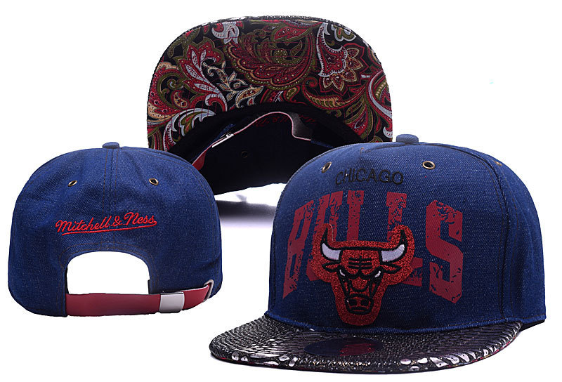 Bulls Team Logo Navy Mitchell & Ness Adjustable Hat YD
