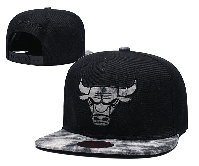 Bulls Team Logo Black Mitchell & Ness Adjustable Hat TX - Click Image to Close