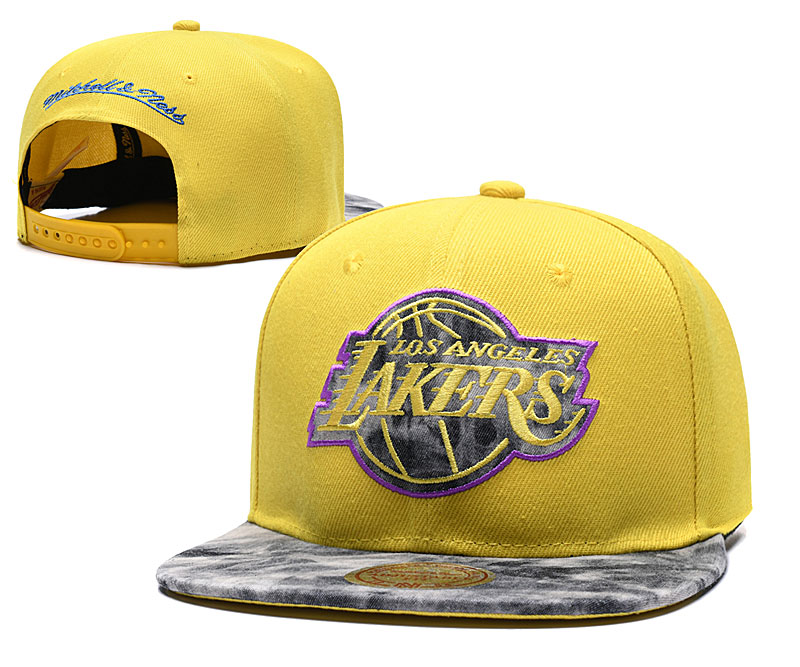 Lakers Team Logo Yellow Mitchell & Ness Adjustable Hat TX