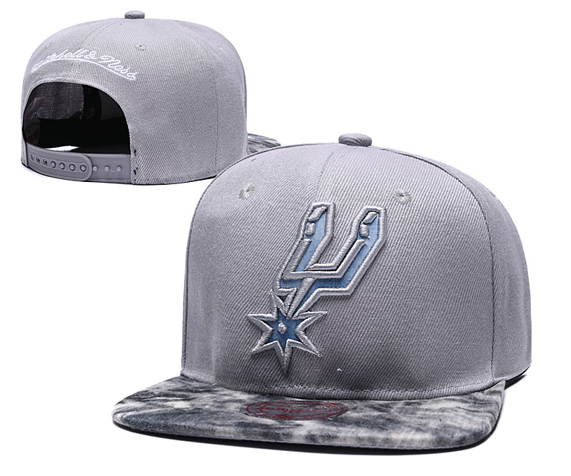 Spurs Team Logo Gray Mitchell & Ness Adjustable Hat TX