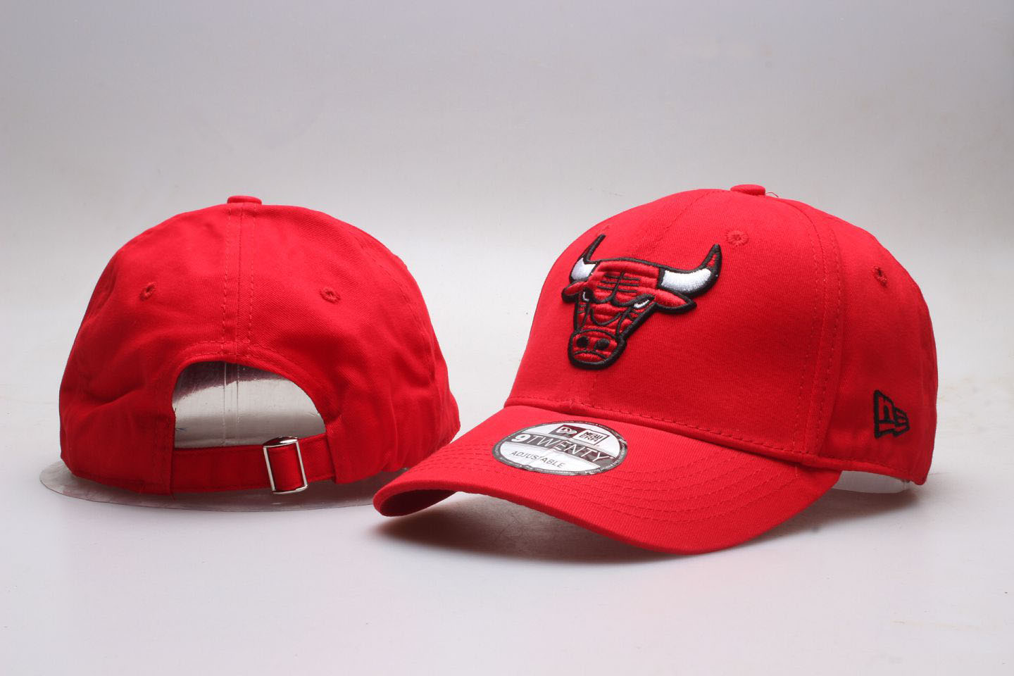 Bulls Team Logo Red Peaked Adjustable Hat YP