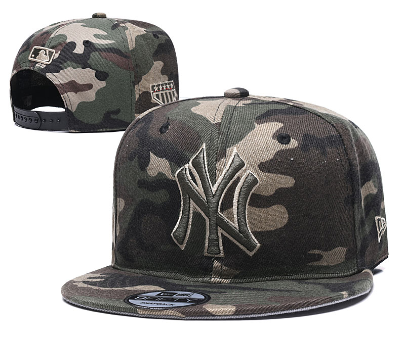 Yankees Team Logo Camo Adjustable Hat YD