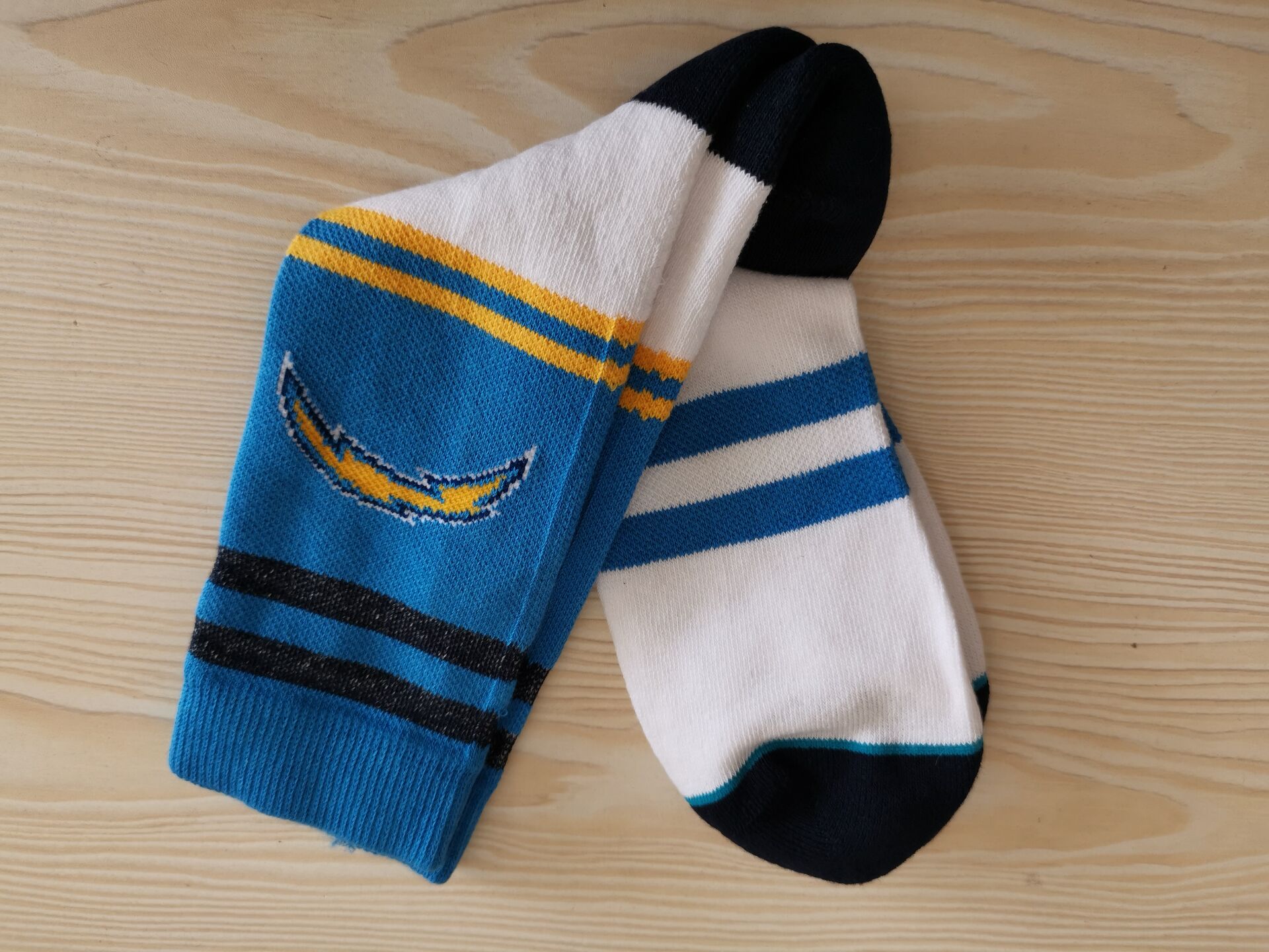Los Angeles Chargers Team Logo Blue White NFL Socks - Click Image to Close