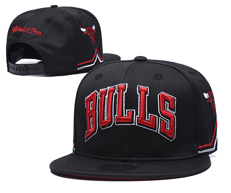 Bulls Team Logo Black Mitchell & Ness Adjustable Hat TX