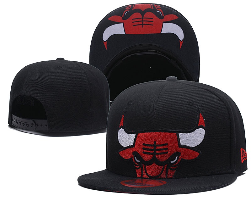Bulls Team Logo Black Adjustable Hat LT