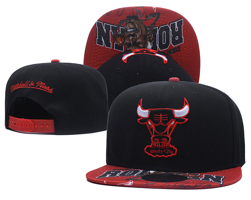 Bulls Team Logo Red Black Mitchell & Ness Adjustable Hat LH