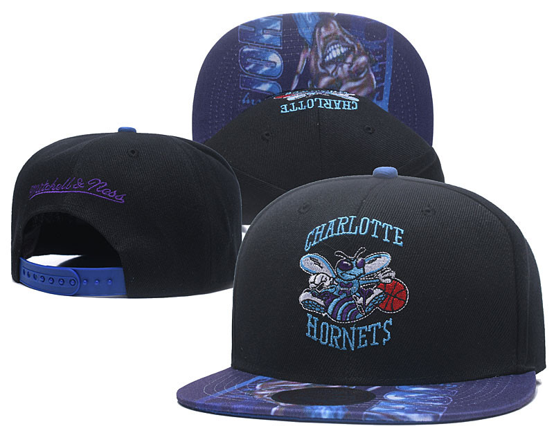 Hornets Team Logo Black Mitchell & Ness Adjustable Hat LH