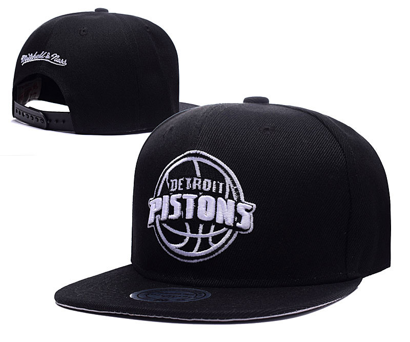 Pistons Team Logo Black Mitchell & Ness Adjustable Hat LH