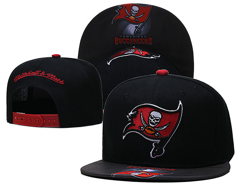 Buccaneers Team Logo Black Mitchell & Ness Adjustable Hat LH