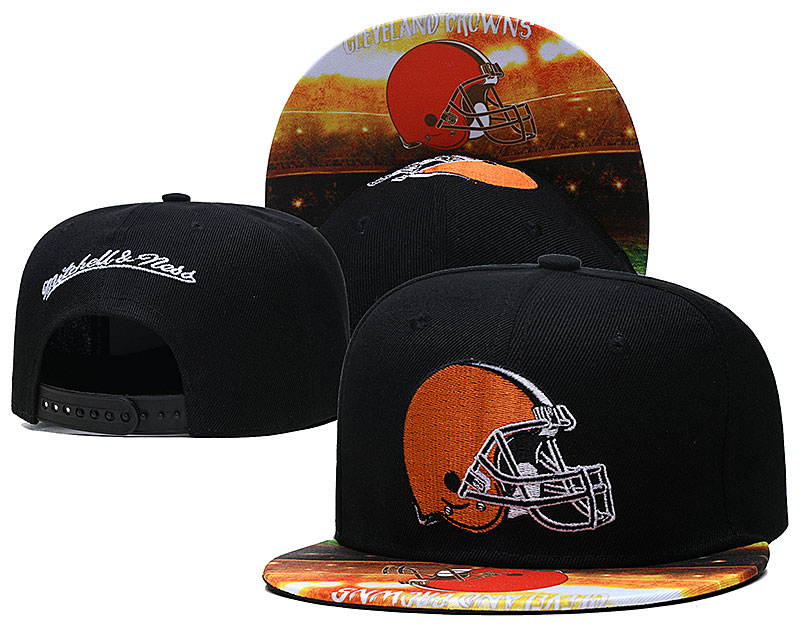 Browns Team Logo Black Mitchell & Ness Adjustable Hat LH